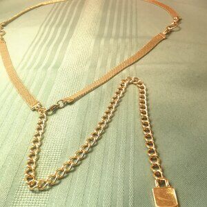 1990 Gold Tone Mesh Belt Padlock Charm 40.5" Adjustable Chain 8mm Wide